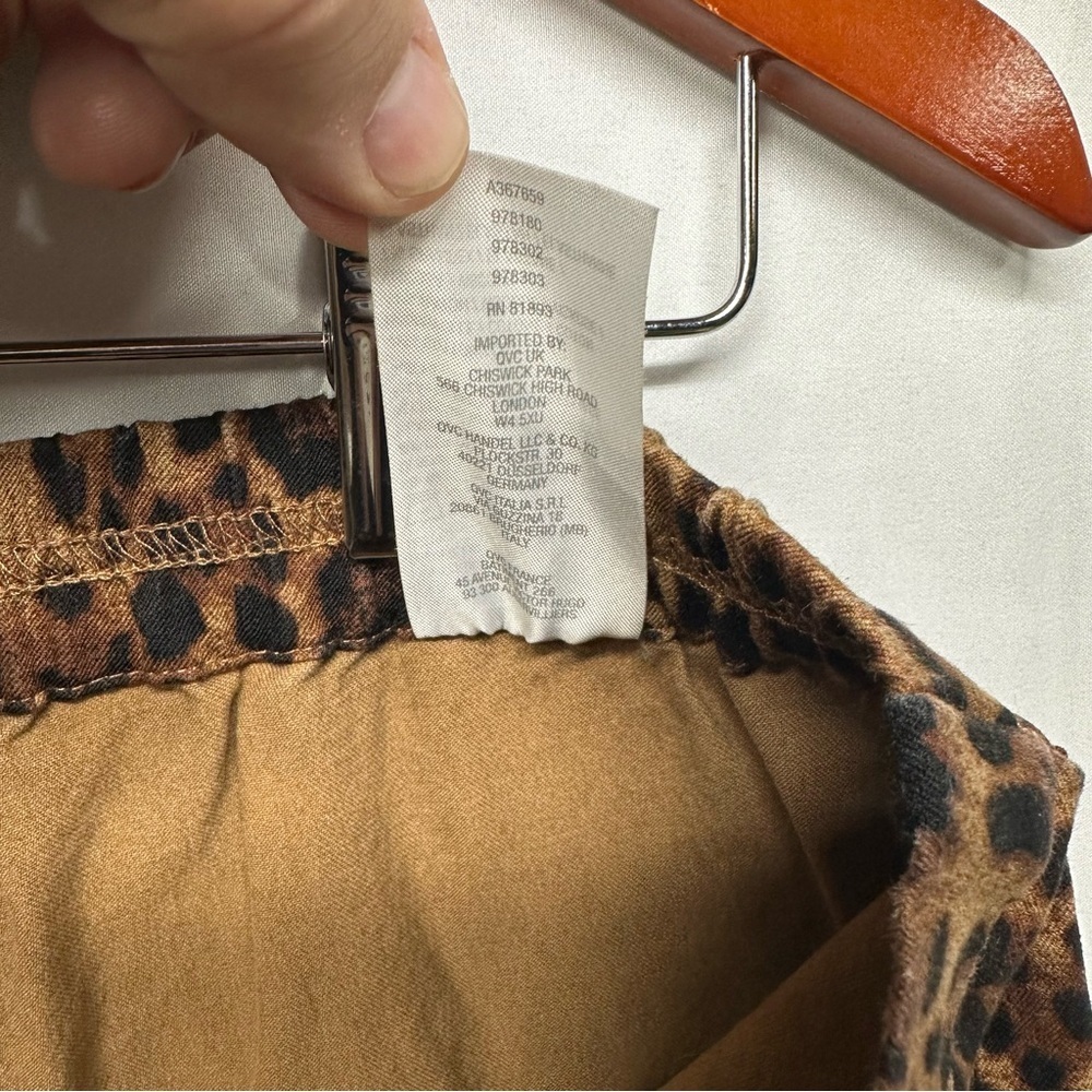 Isaac Mizrahi Leopard Print Stretch Pants Women’s Size 10 - Picture 5 of 8